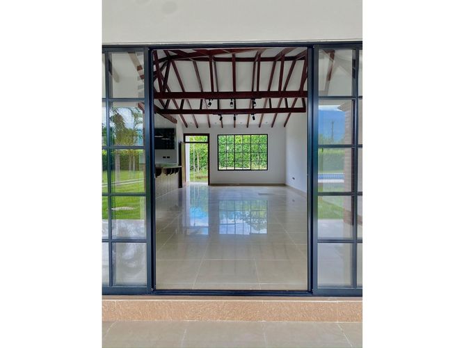 Casa de 4 alcobas en venta en Las Mercedes, Jamundí, 284 m² · foto 3 de 24