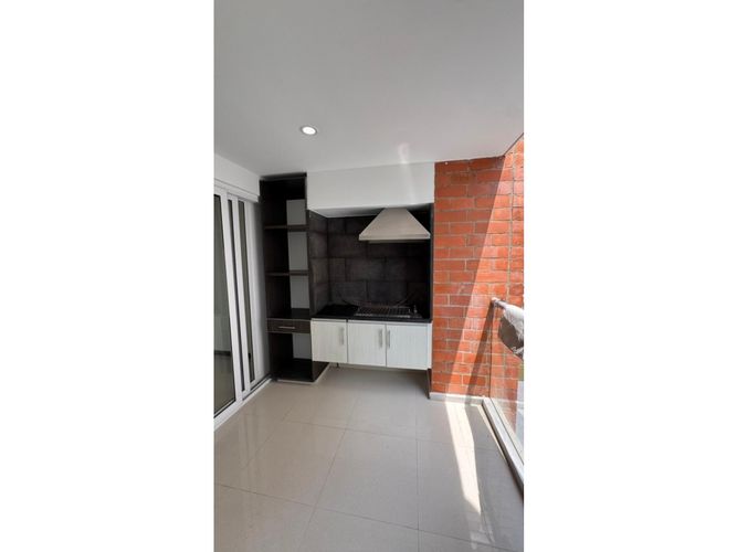 Apartamento en venta en Valle Del Lili, Cali · foto 6 de 24