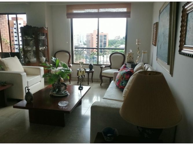 Apartamento de 3 alcobas en venta en Santa Monica, Cali, 170 m² · foto 3 de 22