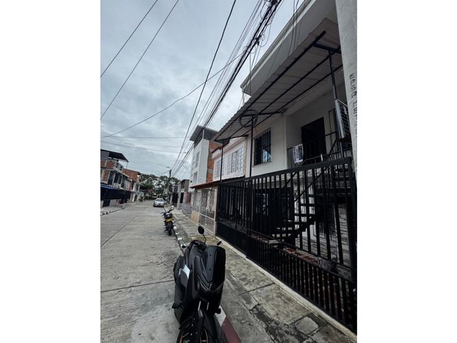 Casa de 5 alcobas en venta en Alameda, Palmira, 180 m² · foto 2 de 24