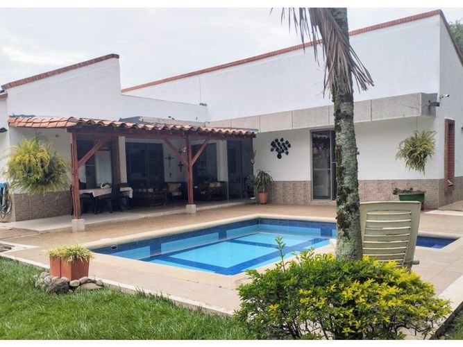 Casa de 3 alcobas en venta en La Morada, Jamundí, 245 m² · foto 1 de 24