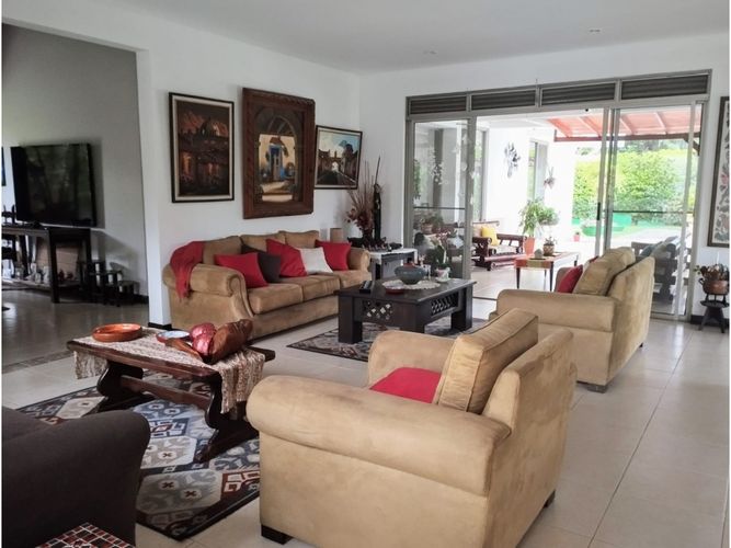 Casa de 3 alcobas en venta en La Morada, Jamundí, 245 m² · foto 3 de 24