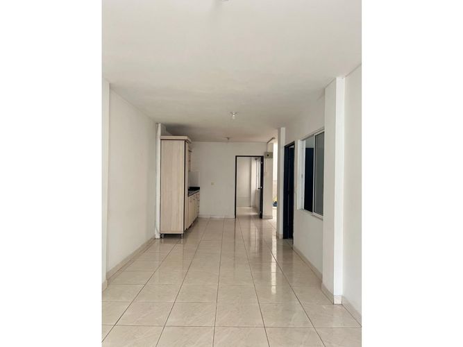 Casa de 8 alcobas en venta en Valle Del Lili, Cali, 330 m² · foto 2 de 20