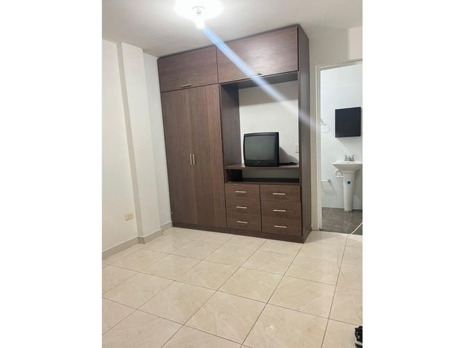 Casa de 8 alcobas en venta en Valle Del Lili, Cali, 330 m² · foto 3 de 20