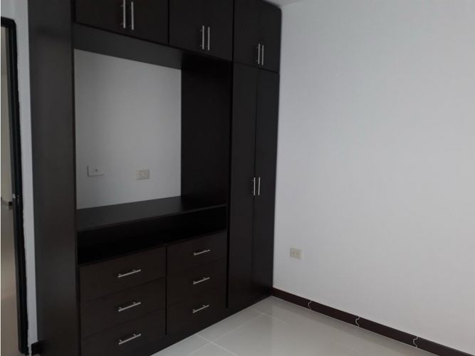 Casa de 8 alcobas en venta en Valle Del Lili, Cali, 330 m² · foto 9 de 20