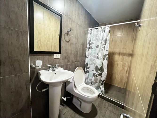 Casa de 8 alcobas en venta en Valle Del Lili, Cali, 330 m² · foto 17 de 20