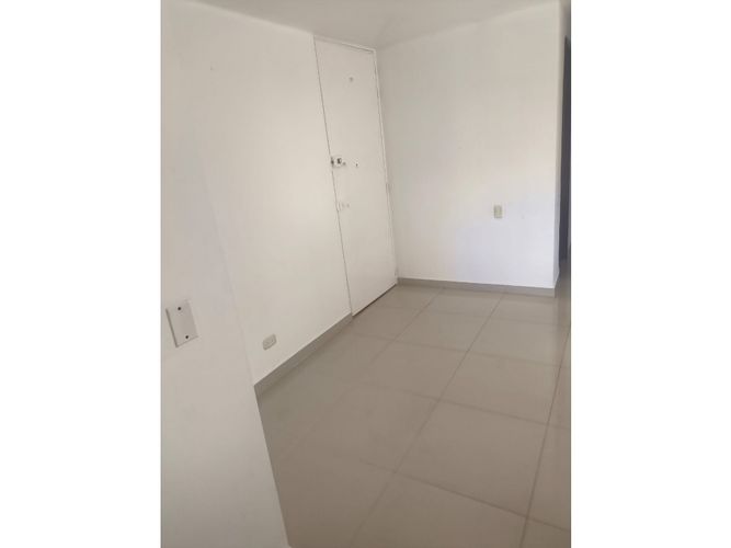 Apartamento de 3 alcobas en venta en Bochalema, Cali, 66 m² · foto 2 de 17