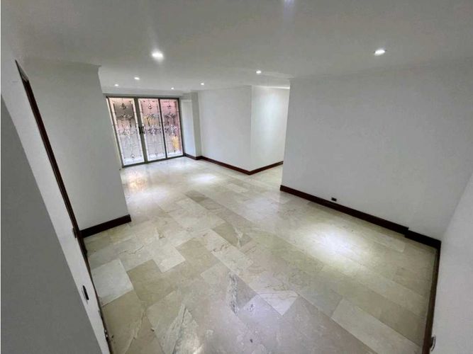 Apartamento de 4 alcobas en arriendo en Lorena, Medellín, 115 m² · foto 4 de 21