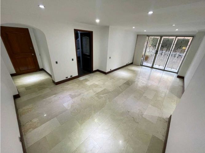 Apartamento de 4 alcobas en arriendo en Lorena, Medellín, 115 m² · foto 5 de 21