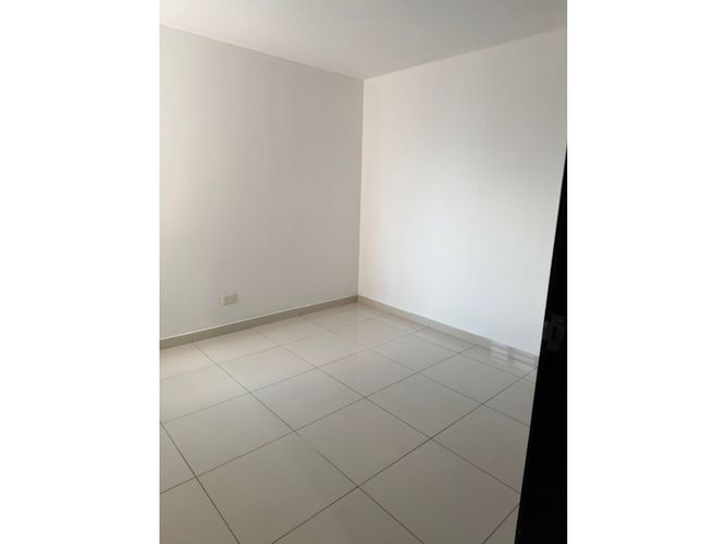 Apartamento de 3 alcobas en venta en Los Guaduales, Cali, 75 m² · foto 14 de 17