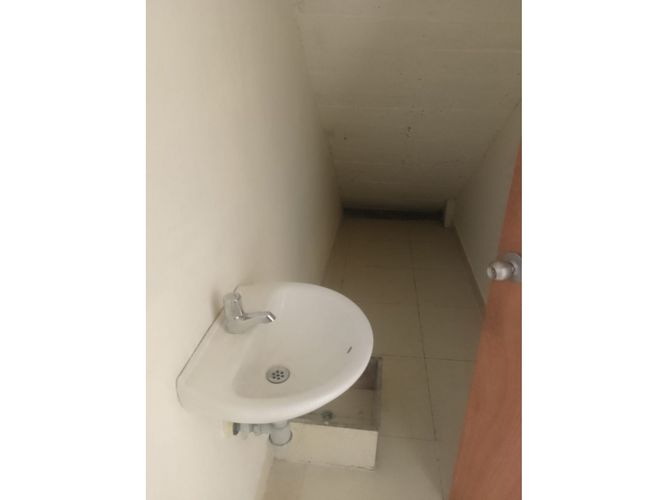 Local en arriendo en Caicedo, Medellín, 100 m² · foto 5 de 10