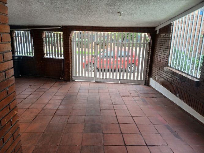 Casa de 5 alcobas en venta en La Campiña, Bogotá, 71 m² · foto 3 de 24