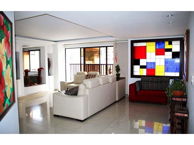Apartamento de 4 alcobas en venta en Centenario, Cali, 240 m² · foto 4 de 24