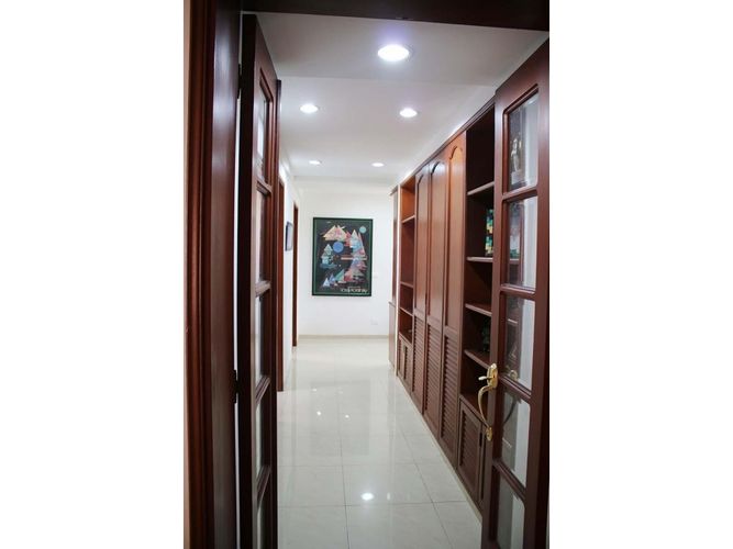 Apartamento de 4 alcobas en venta en Centenario, Cali, 240 m² · foto 6 de 24