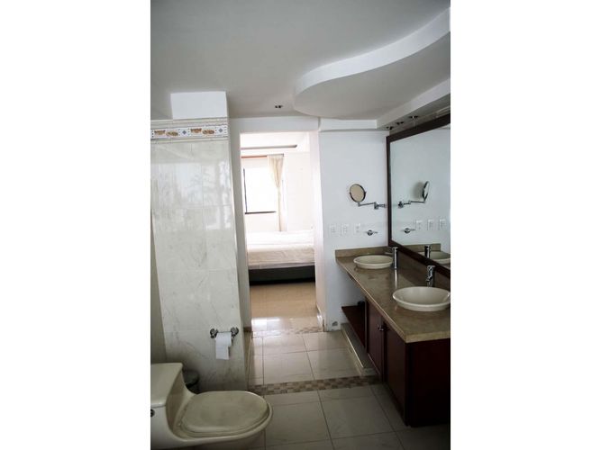 Apartamento de 4 alcobas en venta en Centenario, Cali, 240 m² · foto 15 de 24