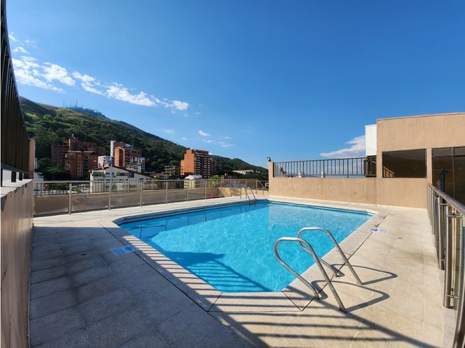 Apartamento de 4 alcobas en venta en Centenario, Cali, 240 m² · foto 19 de 24