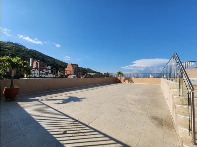 Apartamento de 4 alcobas en venta en Centenario, Cali, 240 m² · foto 22 de 24