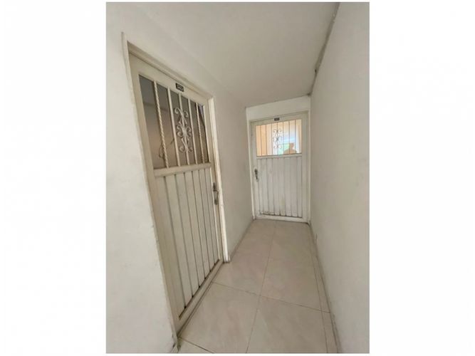 Casa de 8 alcobas en venta en Cristobal Colon, Cali, 525 m² · foto 5 de 5