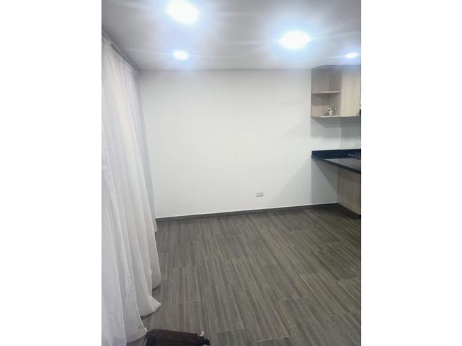 Apartamento de 2 alcobas en venta en Brisas Del Limonar, Cali, 55 m² · foto 2 de 15