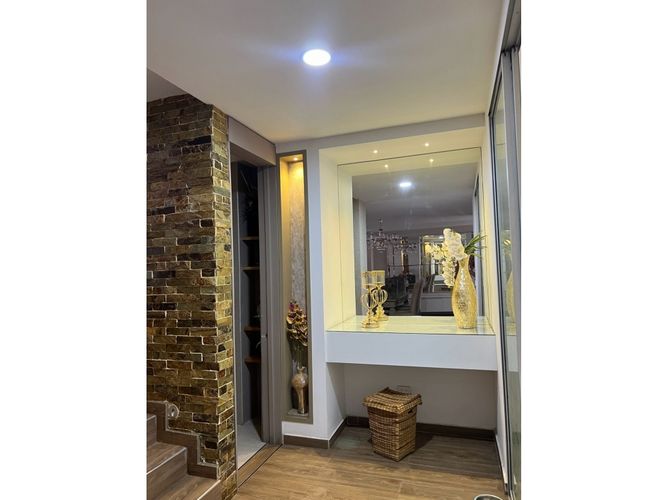 Casa de 5 alcobas en venta en San Joaquin, Cali, 420 m² · foto 3 de 12