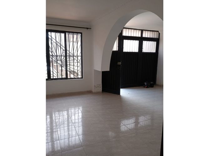 Casa de 7 alcobas en venta en San Carlos, Cali, 320 m² · foto 4 de 24