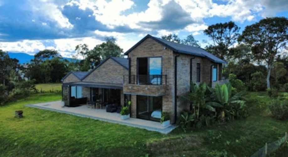 Casa de 5 alcobas en venta en El Retiro, 315 m² · foto 2 de 21