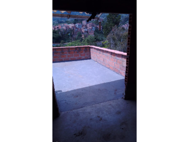 Casa de 3 alcobas en venta en Cabecera San Antonio De Prado, Medellín, 107 m² · foto 14 de 15