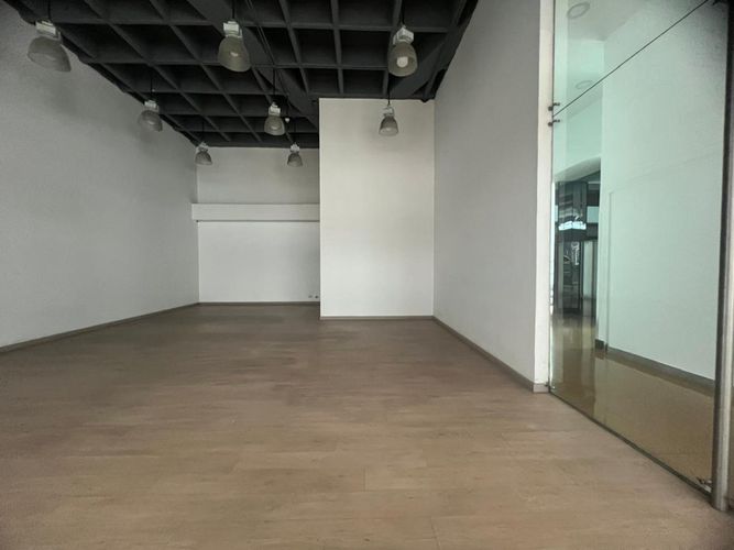 Local en arriendo en El Poblado, Medellín, 100 m² · foto 3 de 4
