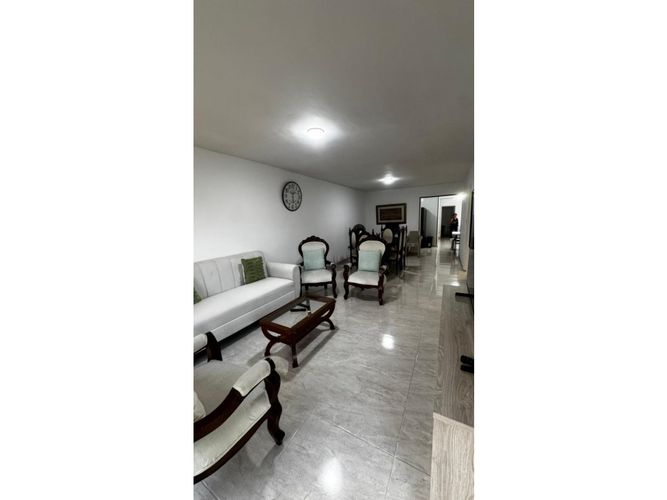 Casa de 8 alcobas en venta en La Selva, Cali, 405 m² · foto 19 de 24