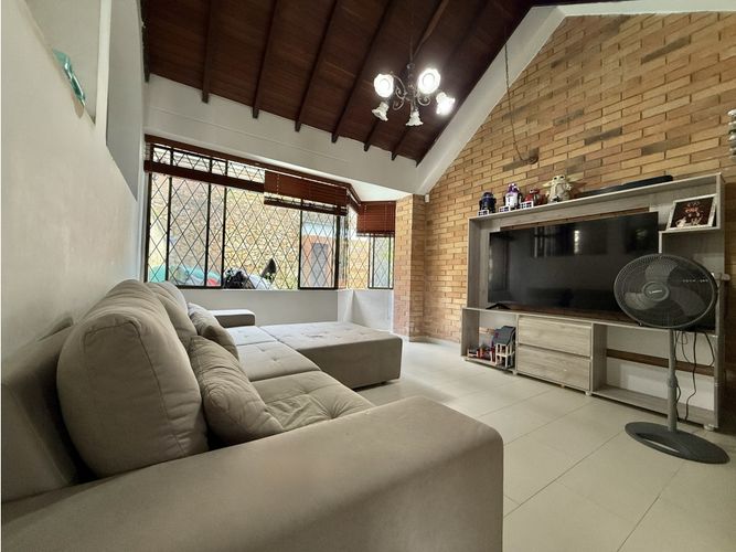 Casa de 5 alcobas en venta en Lagos Del Cacique, Bucaramanga, 503 m² · foto 5 de 20