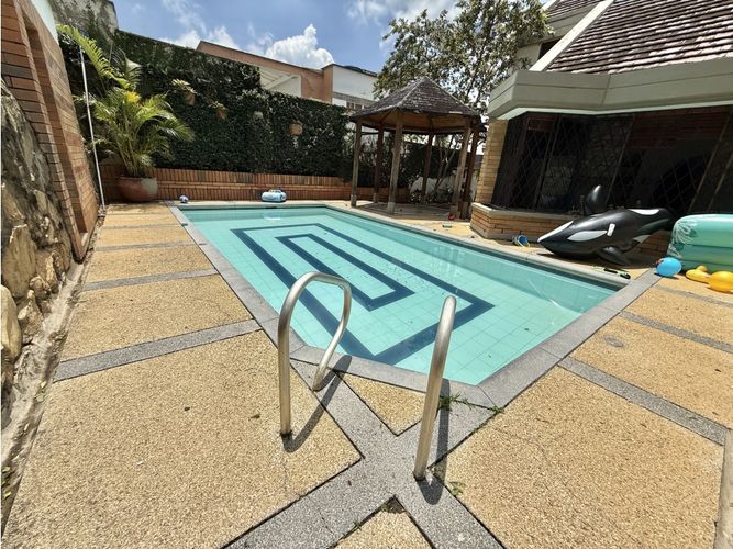 Casa de 5 alcobas en venta en Lagos Del Cacique, Bucaramanga, 503 m² · foto 16 de 20