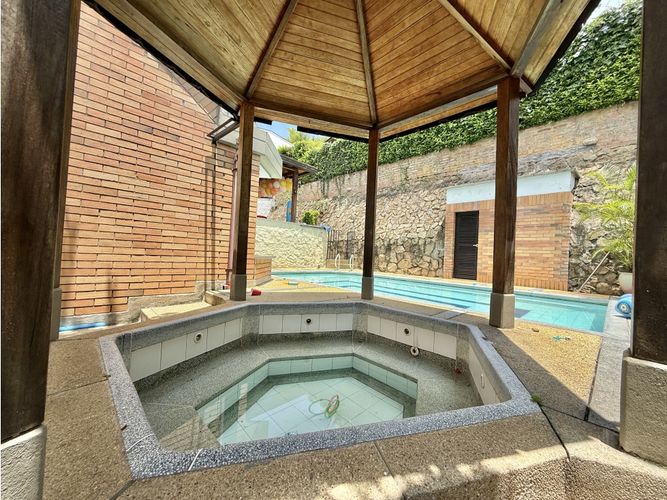 Casa de 5 alcobas en venta en Lagos Del Cacique, Bucaramanga, 503 m² · foto 18 de 20