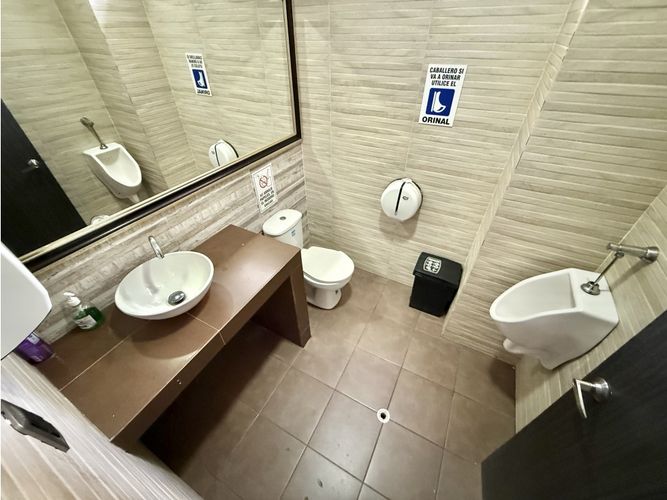 Local en venta en Cabecera Del Llano, Bucaramanga, 141 m² · foto 17 de 18