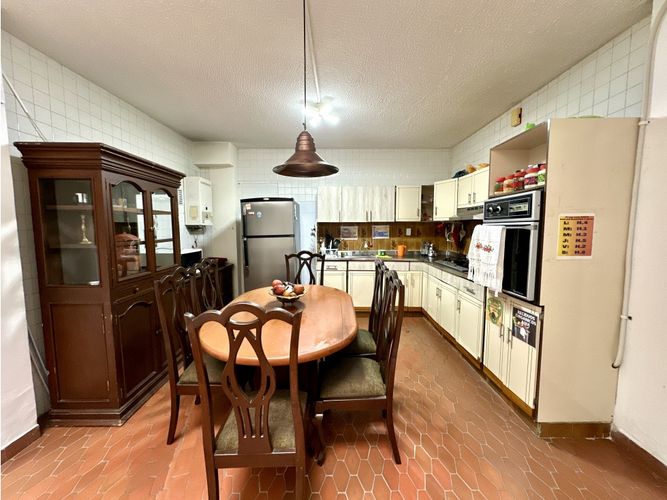 Casa de 11 alcobas en venta en Cabecera Del Llano, Bucaramanga, 500 m² · foto 17 de 24