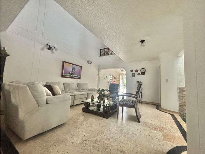 Casa de 4 alcobas en venta en Granjas De Provenza, Bucaramanga, 161 m² · foto 4 de 24
