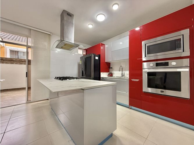 Casa de 5 alcobas en venta en Palomitas Del Progreso, Floridablanca, 296 m² · foto 5 de 20