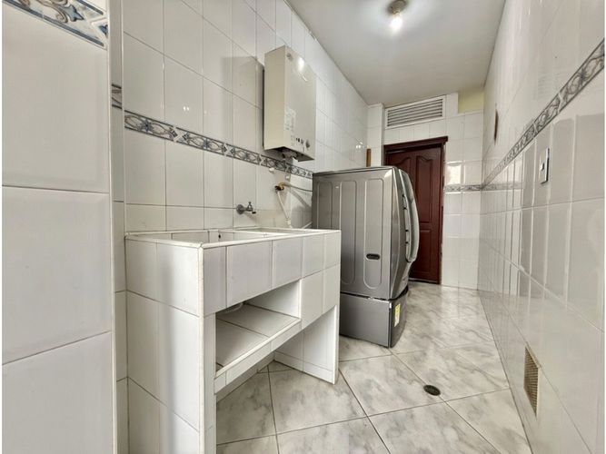 Casa de 5 alcobas en venta en Palomitas Del Progreso, Floridablanca, 296 m² · foto 6 de 20