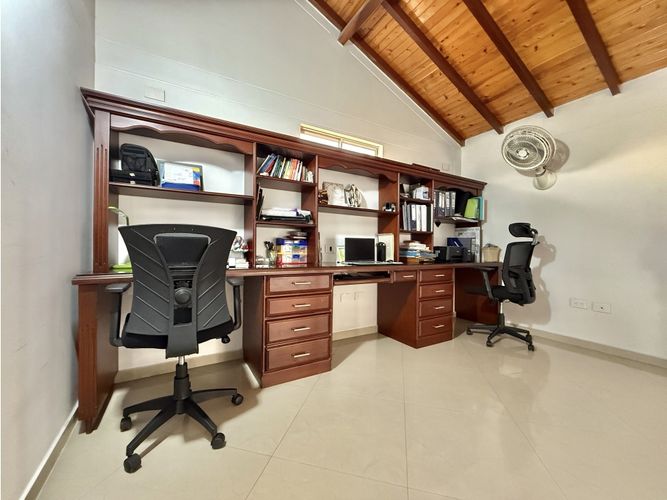 Casa de 5 alcobas en venta en Palomitas Del Progreso, Floridablanca, 296 m² · foto 7 de 20