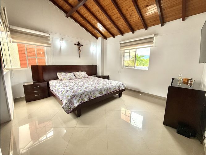 Casa de 5 alcobas en venta en Palomitas Del Progreso, Floridablanca, 296 m² · foto 10 de 20