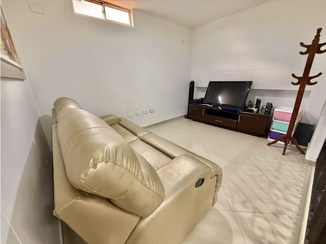 Casa de 5 alcobas en venta en Palomitas Del Progreso, Floridablanca, 296 m² · foto 14 de 20