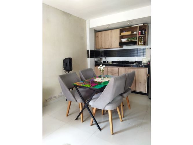Casa de 4 alcobas en venta en Brisas Del Rio, Girón, 132 m² · foto 5 de 19