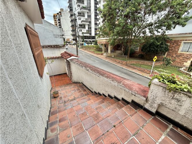 Casa de 7 alcobas en venta en Cabecera Del Llano, Bucaramanga, 500 m² · foto 3 de 19