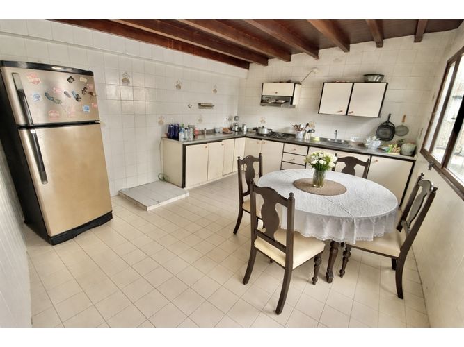 Casa de 7 alcobas en venta en Cabecera Del Llano, Bucaramanga, 500 m² · foto 6 de 19