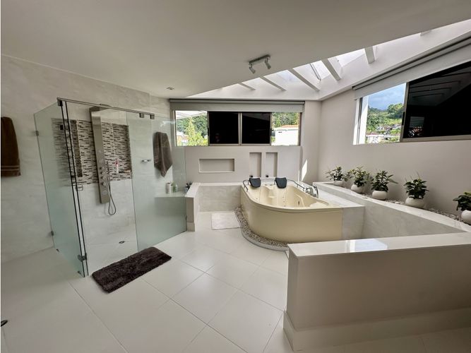 Casa de 6 alcobas en venta en Cn. Menzuly Campestre, Piedecuesta, 866 m² · foto 6 de 24
