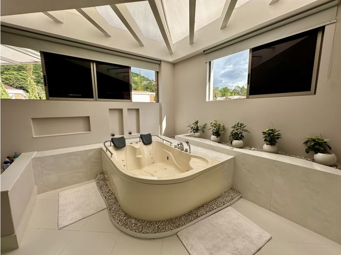 Casa de 6 alcobas en venta en Cn. Menzuly Campestre, Piedecuesta, 866 m² · foto 13 de 24