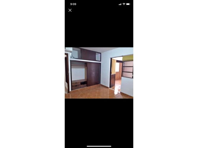 Casa de 11 alcobas en venta en San Alonso, Bucaramanga, 423 m² · foto 3 de 24