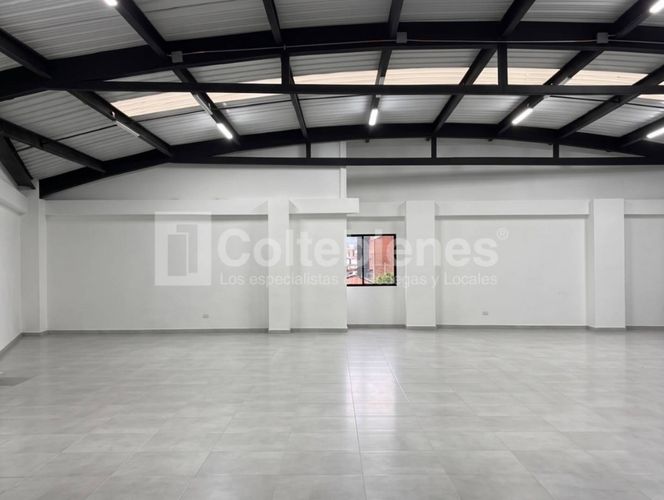 Bodega en venta en Suramérica, Itagüí, 544 m² · foto 2 de 3