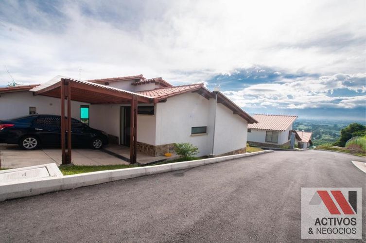 Casa de 3 alcobas en venta en La Horcona, Armenia, 252 m² · foto 11 de 24