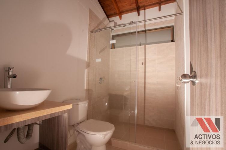 Casa de 3 alcobas en venta en La Horcona, Armenia, 252 m² · foto 14 de 24