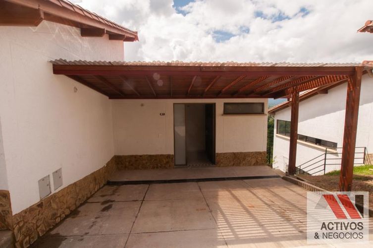 Casa de 3 alcobas en venta en La Horcona, Armenia, 252 m² · foto 20 de 24